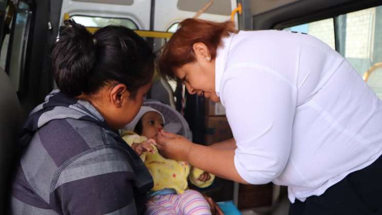 Unidades móviles de salud del DIF llegan a Villa de Zaachila