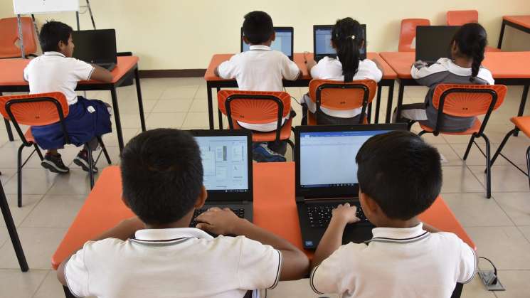 Fortalece IEEPO inclusión de las TIC’s en la educación básica