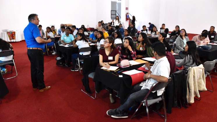 IEEPO promueve fortalecimiento y transformación de escuelas