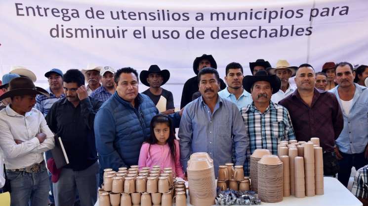 Comunidades de Oaxaca se organizan para eliminar desechables   