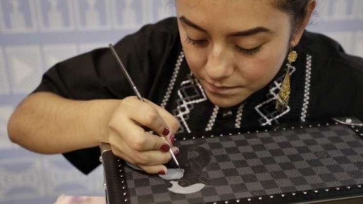 Lanza colección Louis Vuitton con artesanos de Oaxaca