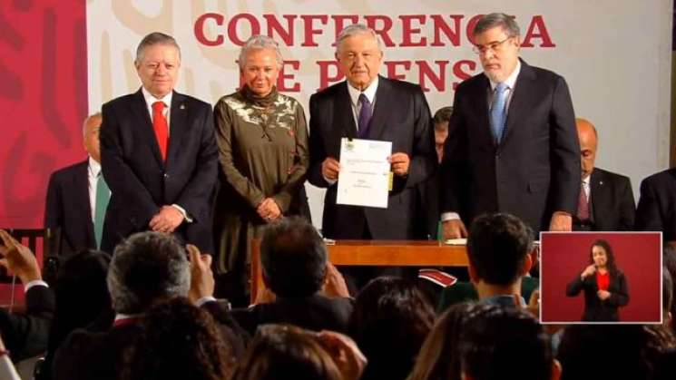 AMLO realiza firma para reforma judicial