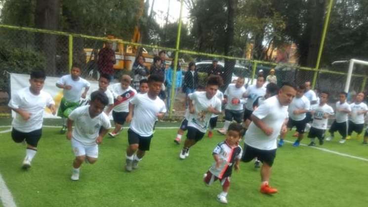 Oaxaqueños en torneo de Fútbol para Personas de Talla baja en EU