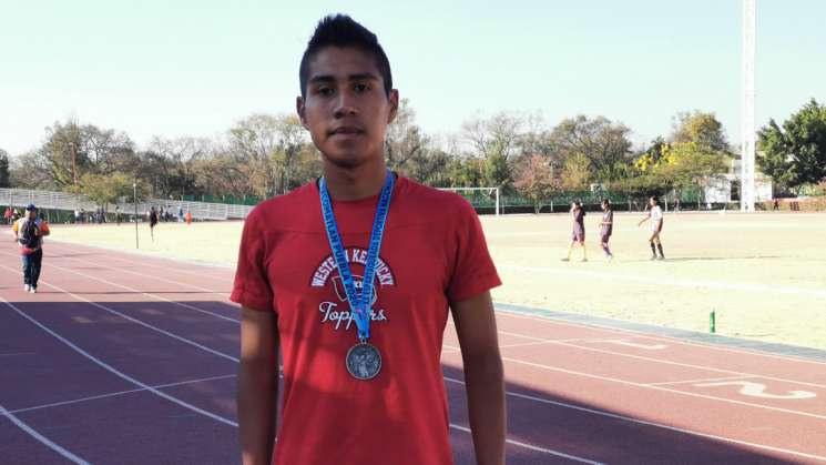 Estudiante de la UABJO gana medalla de plata