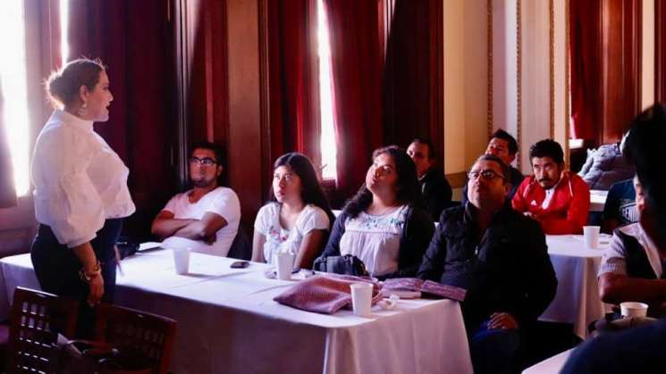 Realiza Seculta taller de elaboración de monografías en Oaxaca   