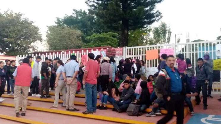 COBAO separa de su cargo a cuatro docentes en plantel Putla