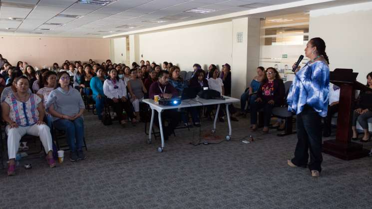 Imparten ponencia “Por Nosotras, Que Nos Queremos Tanto”