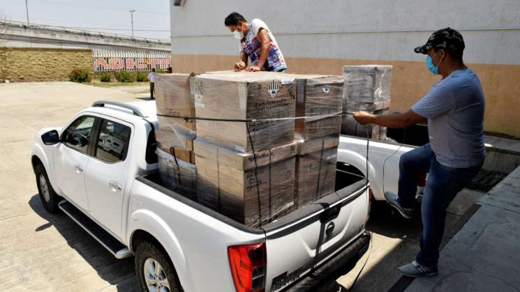 Entrega Gobierno de Oaxaca al HRAEO equipo médico 