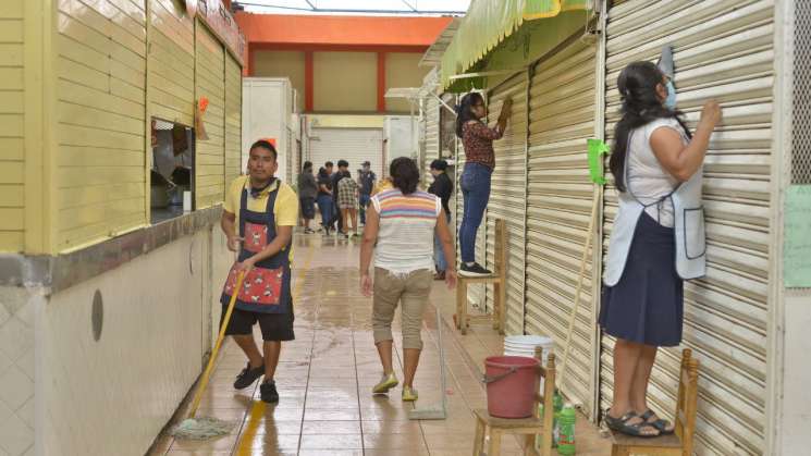 Refuerza Ayuntamiento capitalino desinfección en mercados