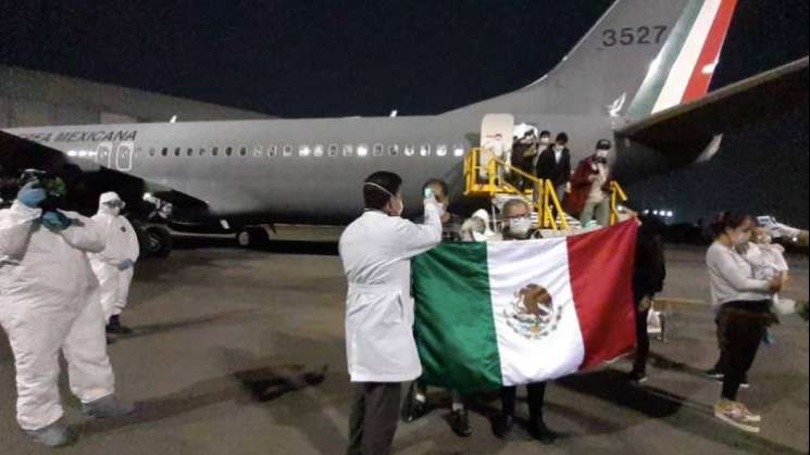 189 mexicanos son repatriados desde San Diego y Texas