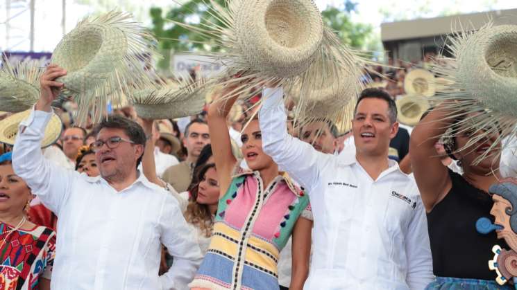 Alejandro Murat pospone Guelaguetza hasta diciembre