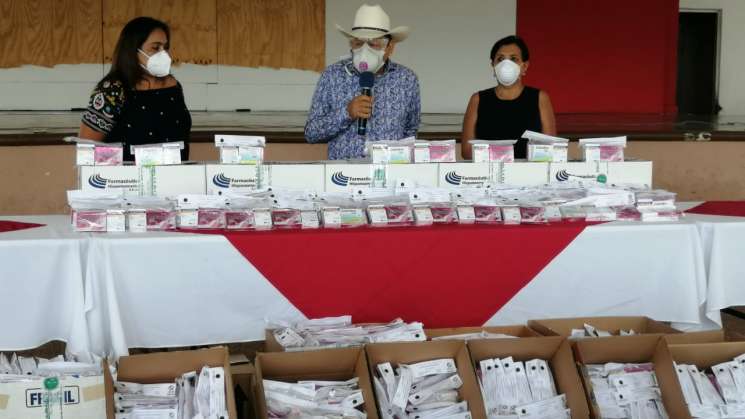  INTERMED dona 1,000 kits de medicinas para Loma Bonita, Oaxaca