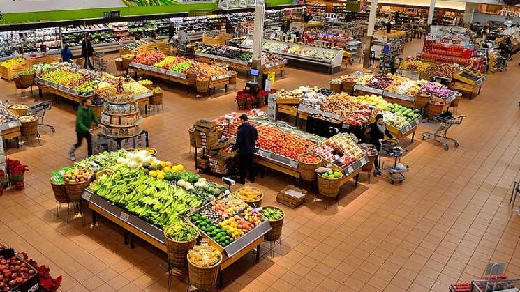 Supermercados restringen derechos de jefas de familia