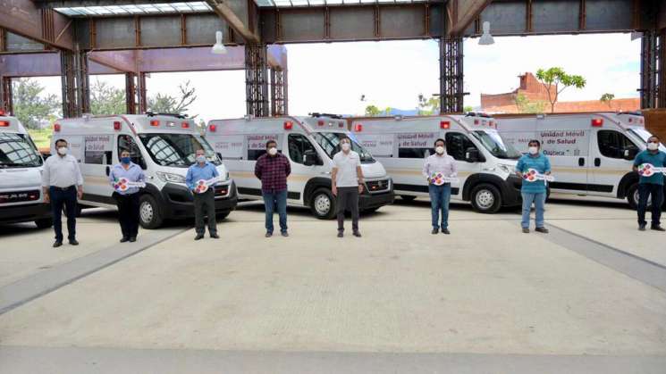 AMH entrega ambulancias en la Cuenca y Sierra Sur