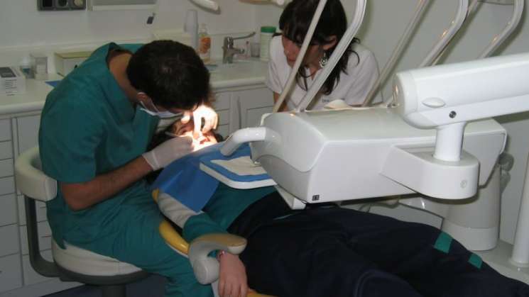 OMS recomienda no ir al dentista durante cuarentena 