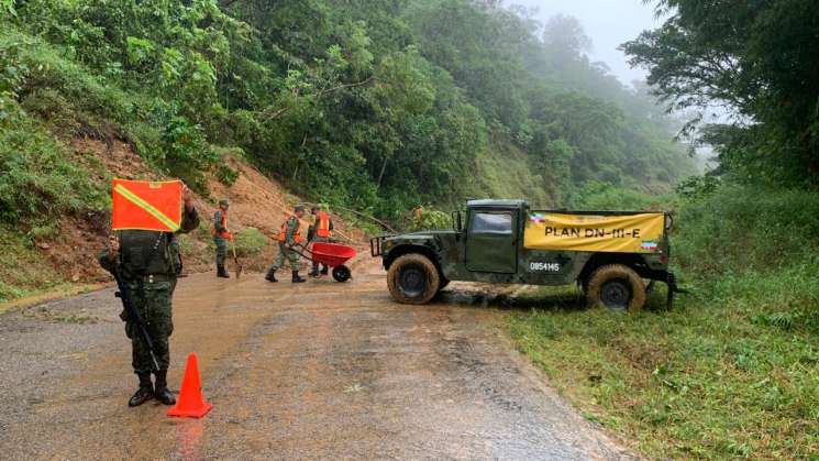 Mantienen dependencias operativo por daños de lluvias en Oaxaca