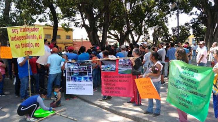 Empresarios y comerciantes de Oaxaca protestan por ley chatarra