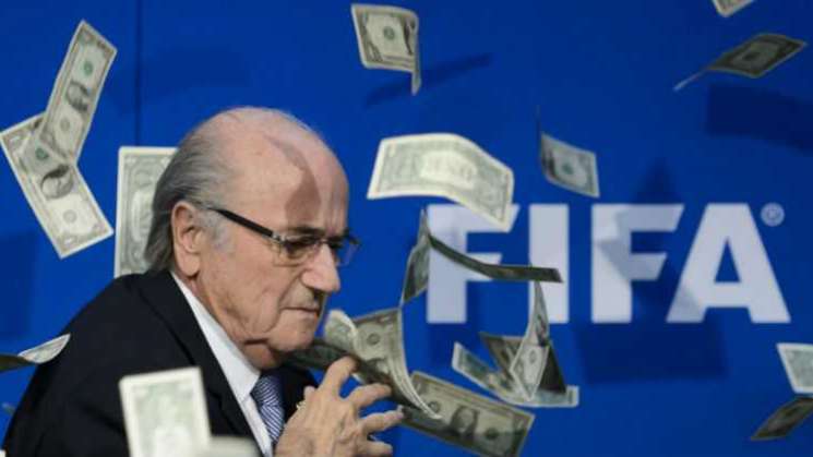 Blatter comparece ante la justicia suiza por caso Platini