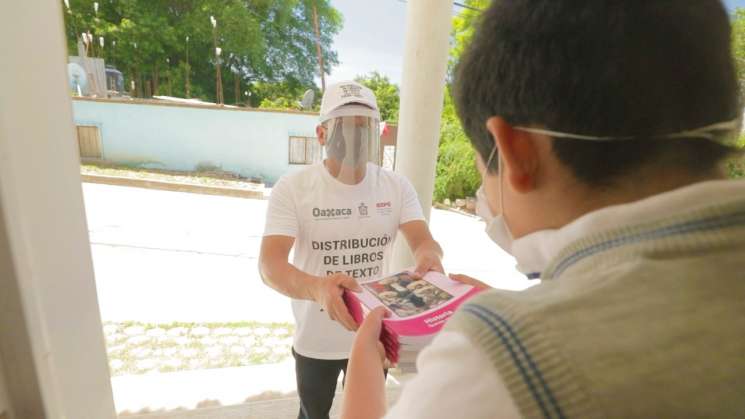 Avanza IEEPO con entrega de libros de texto gratuitos en Oaxaca