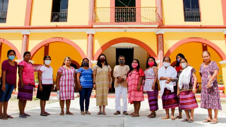 Telar de cintura, unidad de las mujeres de San Juan Colorado: IOA