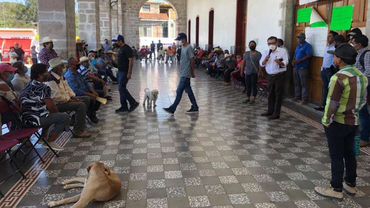 Resuelven conflicto  en municipio de Tezoatlán de Segura y Luna