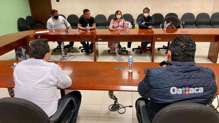  Tras dialogo, Ferieros se retiran del zócalo de la capital 