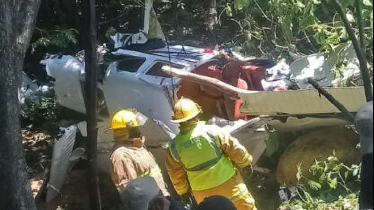 Cae avioneta en Puerto Escondido, solo daños materiales