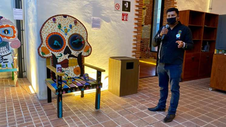 Inaugura Seculta y el IOA la exposición “Sillas calaveras”