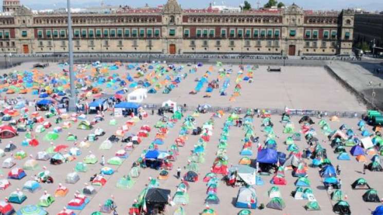 Levanta FRENA plantón en  Zócalo de la CDMX