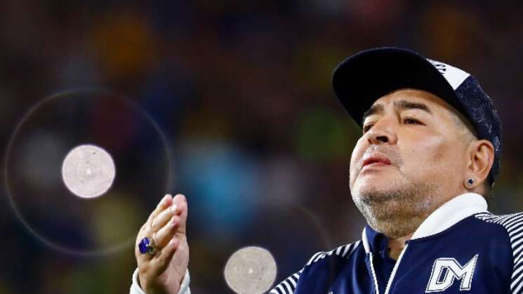 Tras sufrir ataque cardiaco, fallece Diego Armando Maradona 