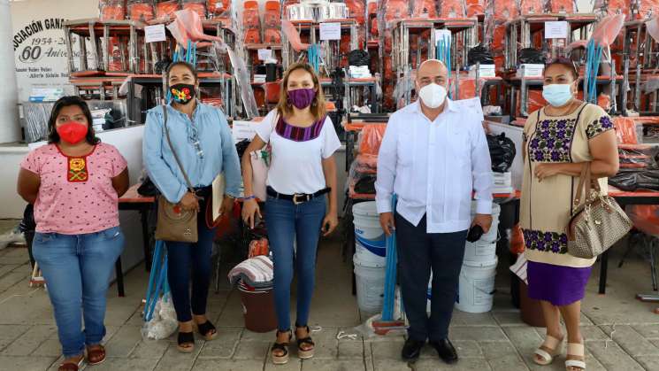 Beneficia IEEPO a 7 mil 346 estudiantes de la costa oaxaqueña