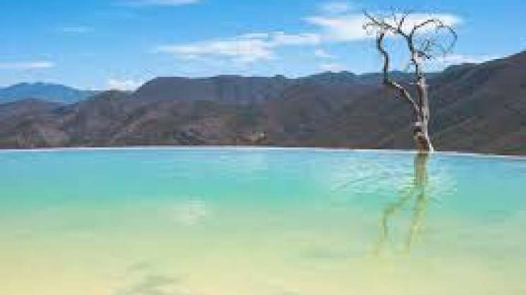 Municipio de Albarradas prohíbe ingreso a Hierve el Agua