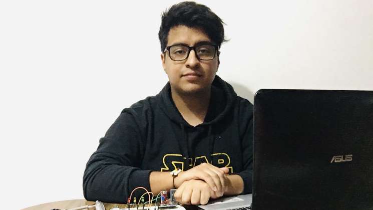 Estudiante de UABJO crea proyecto a padres y madres con sordera