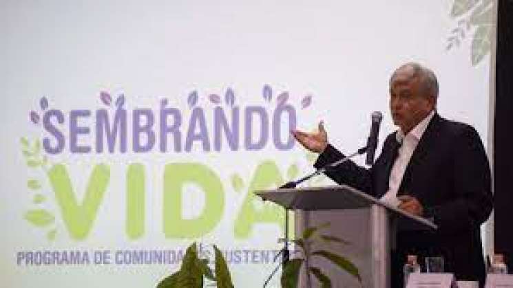 AMLO pide a Biden financiar programa sembrando vida