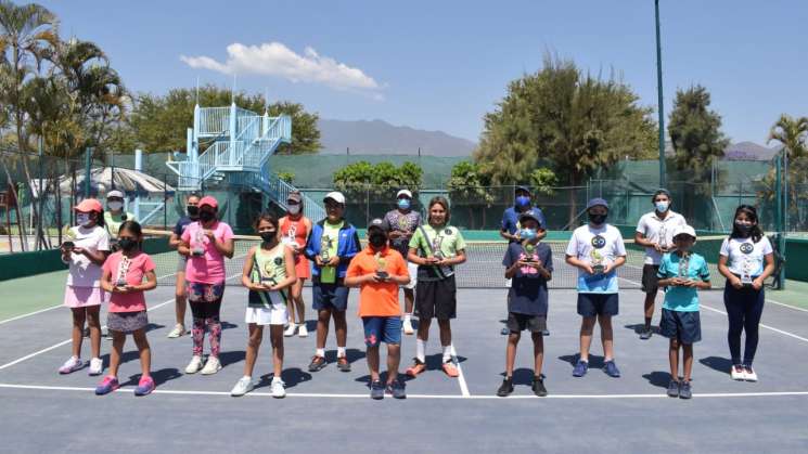 Lista la selección oaxaqueña de tenis para Juegos Nacionales