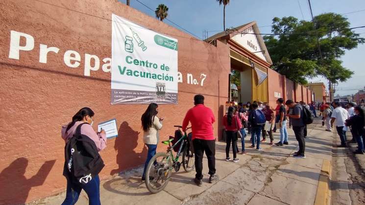 Activa participación de UABJO en vacunación contra Covid-19