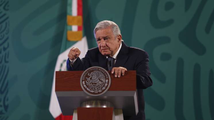 AMLO convoca a mexicanos para denunciar toda compra de votos   