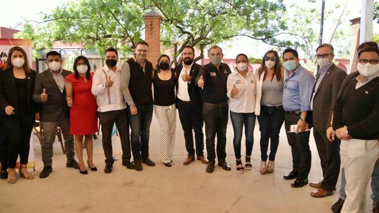 Empresarios oaxaqueños respaldan la candidatura de Toño Hernández