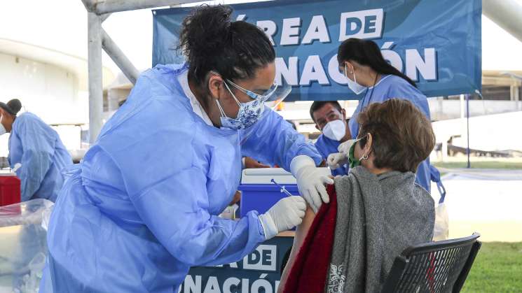 Aplicarán vacuna contra COVID-19 a personas de 50 a 59 años 