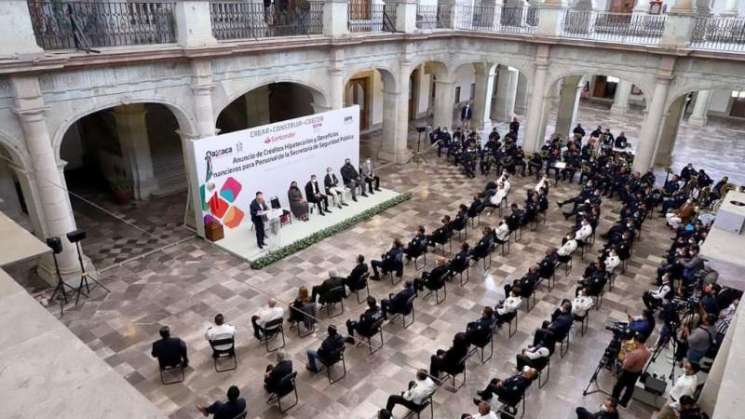 Se estrena Himno de la Policía Estatal en Palacio de Gobierno  