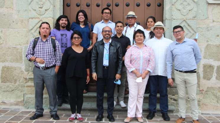 Signan convenio Casa de la Cultura Oaxaqueña y el IESAEO