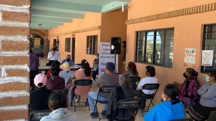 Promociona Sebien el programa Crédito a la Palabra de la Mujer  