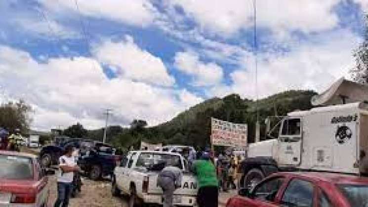 Ataca grupo armado asamblea comunitaria en los mixes, Oaxaca