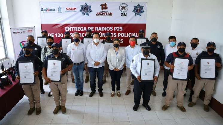 Oaxaca concreta la Red Estatal de Radiocomunicación 