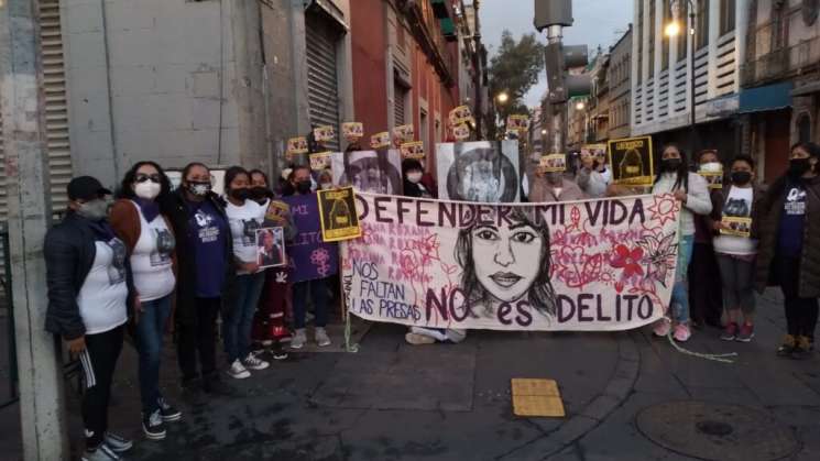 “Colectivo Violencia Por Ser Mujer” protesta por acoso de FGO