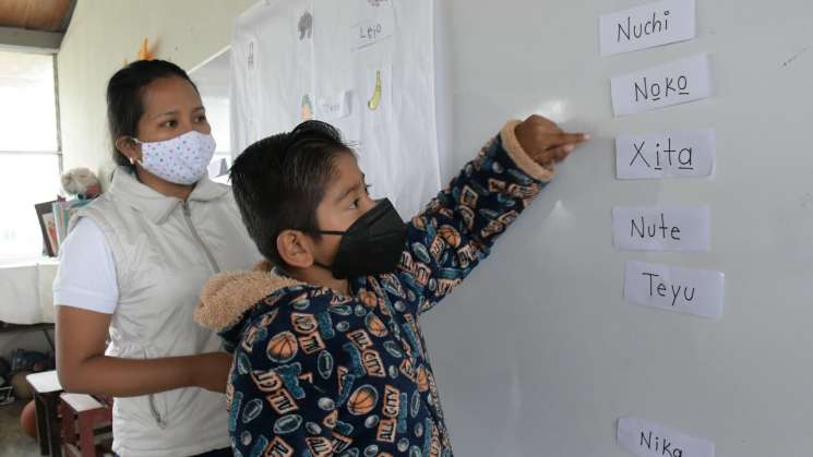 Pide IEEPO proteger del frío a estudiantes de educación básica