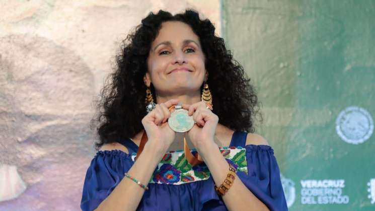 Reconoce IVEC a Susana Harp por su labor con Afromexicanos