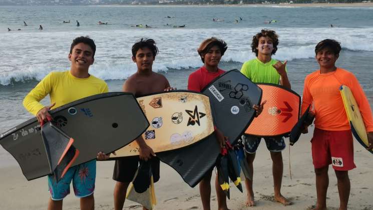 Lista selección oaxaqueña de surfing rumbo a los nacionales