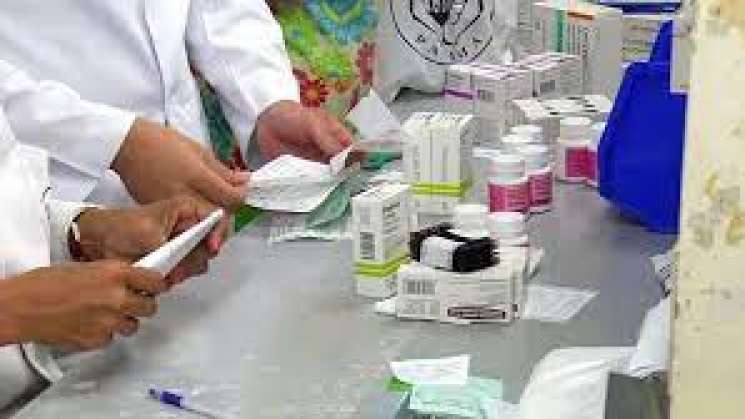 Sanciones a quienes incumplan con tiempo de entrega de medicinas