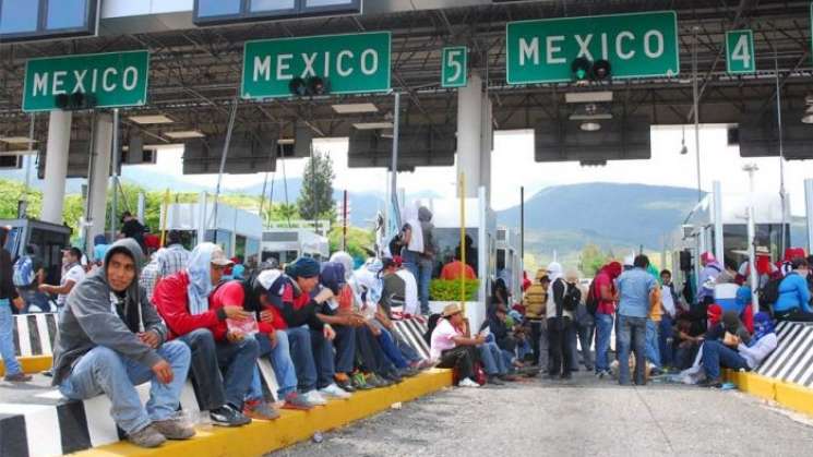 Senado aprueba multa y 7 años de cárcel a quienes toman casetas